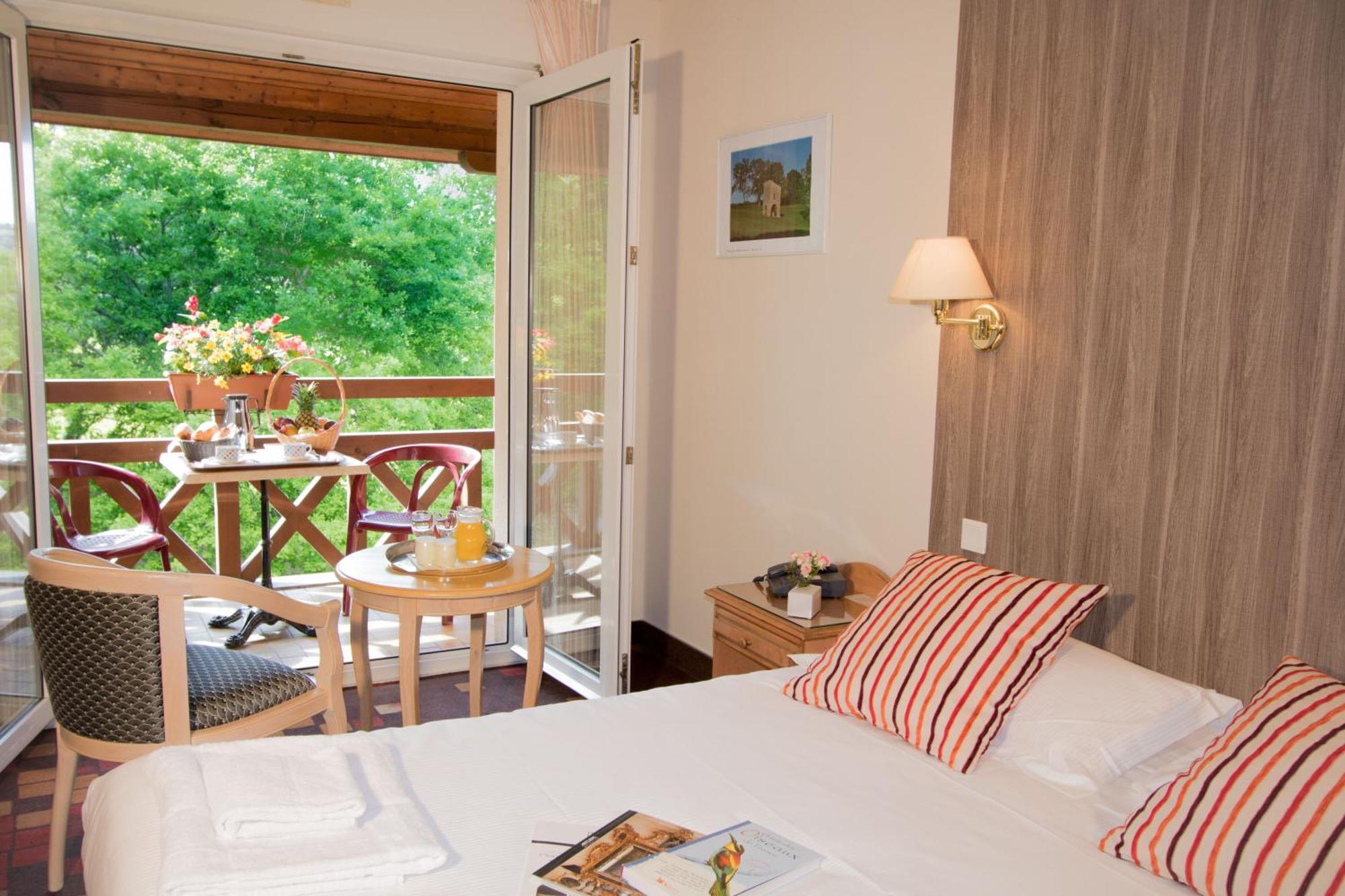 Les Trois Soleils Hotel แซงต์-เซเร ภายนอก รูปภาพ