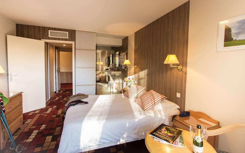 Les Trois Soleils Hotel แซงต์-เซเร ภายนอก รูปภาพ